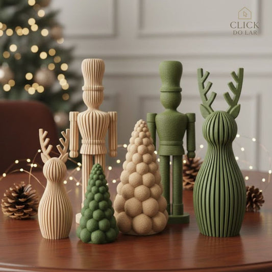 Kit de decoração de Natal Nordica em PLA com árvores, renas e quebra-nozes nas cores bege e verde sobre mesa